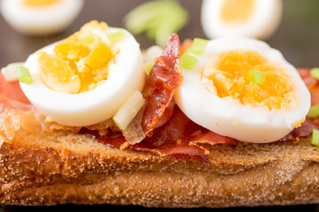 Sandwich with bacon