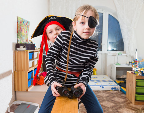 children play pirates