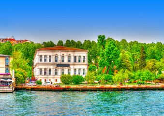 Fototapeta na wymiar old houses at Bosphorus channel in Istanbul Turkey. HDR