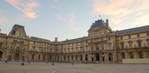 Obraz premium Old Town of Paris (France) in the sunrise