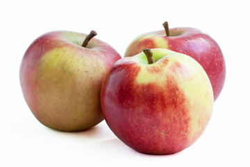 Pommes  sur fond blanc