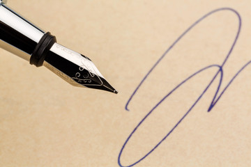 Unterschrift und Füllhalter