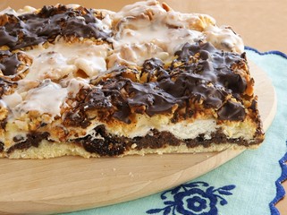 tasty cake with chocolate and icing