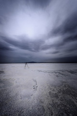 A tripod in the middle of nowhere or the lake Karum