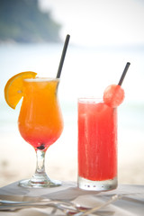 海と飲み物　夏のイメージ　 Image of the sea and the cold drink