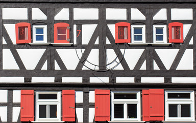 Fachwerk mit Sonnenuhr