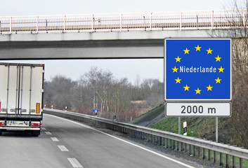 Grenzschild NL auf A30