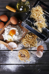 Metal pasta maker machine and ingredients for pasta