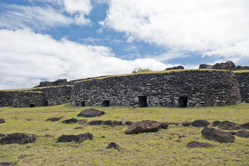 Ur-Behausungen (Osterinsel, Rapa Nui)