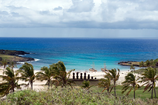 Moai am Strand (Osterinsel, Rapa Nui)
