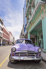 Fototapeta na wymiar Classic american car in Havana, Cuba