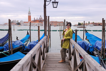 Obraz na płótnie Canvas Beautiful woman in Venice