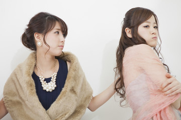 機嫌の悪そうな女性 © milatas