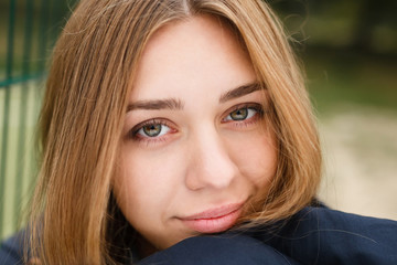 Obraz premium Young girl with a beautiful smile