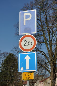 Schilder Straßenverkehr Tschechien