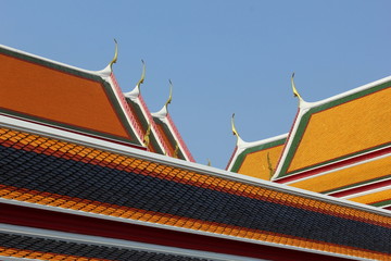 Fototapeta na wymiar The different colors on the church roof in Wat Pho.