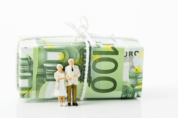 Figur, Rentner auf 100 Euroschein, Symbolbild