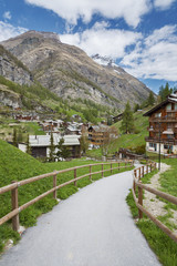Fototapeta na wymiar Hiking path in Zermatt, Switzerland.