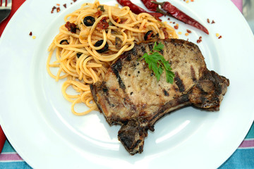 côte de porc et spaghetti