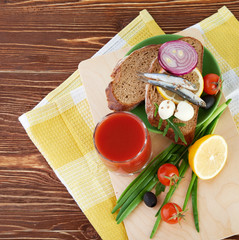 sardines on slice bread