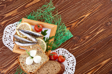 sardines on slice bread