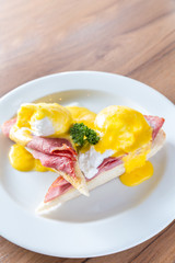 Eggs Benedict Ham