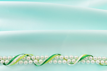 サテン生地のドレープ