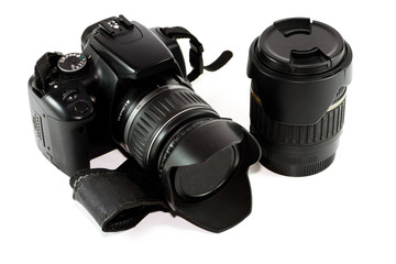 Digitale Spiegelreflexkamera mit Objektiv