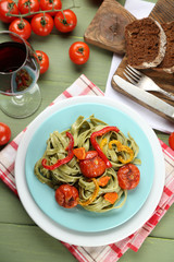 Pasta salad with pepper, carrot and tomatoes