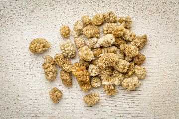 dried white mulberry fruit