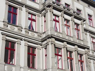 sanierte altbaufassade berlin moabit
