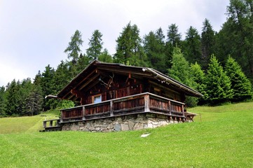 Fototapeta na wymiar Hütte im Grödnertal