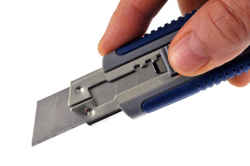 Un cutter en main