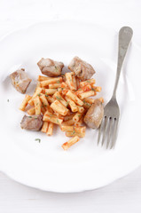 macaroni with tomato sauce and turkey goulash