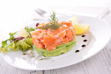cuisine culinary, salmon and avocado salad