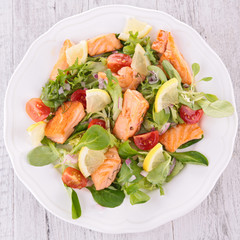 salad with grilled salmon