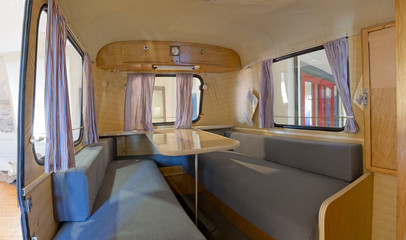 historischer Wohnwagen innen