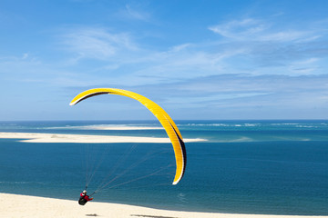 parapente sur la dune du pilat en aquitaine