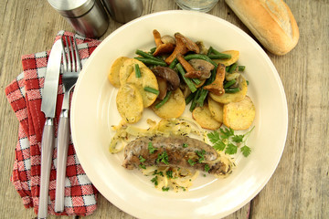 andouillette et poêlée forestière