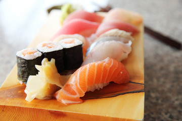Sushi set © Oran Tantapakul