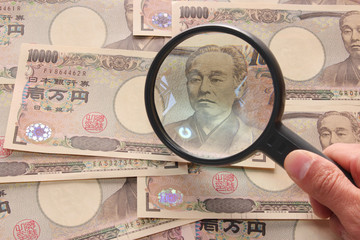 経済の分析を１万円札とルーペで　Analyze economy with a magnifier