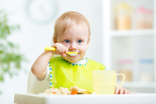 kid eating healthy food