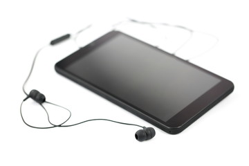Tablet mit Kopfhörern