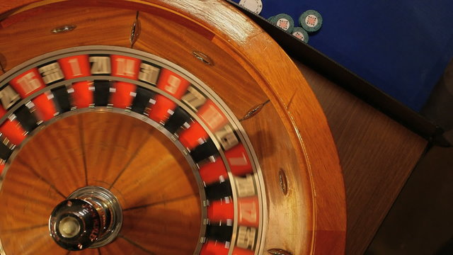 MCU Birdseye Pan of Roulette Table and Players