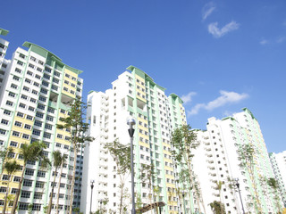 Fototapeta na wymiar Modern condominium building in Singapore