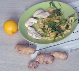 lemon ginger chicken pasta with ruccola