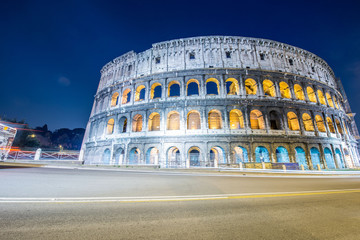 Fototapeta premium Famous colosseum during evening hours
