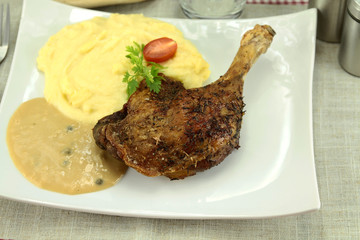cuisse de canard et purée