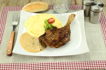 cuisse de canard et purée