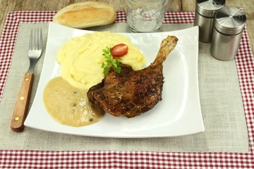 cuisse de canard et purée